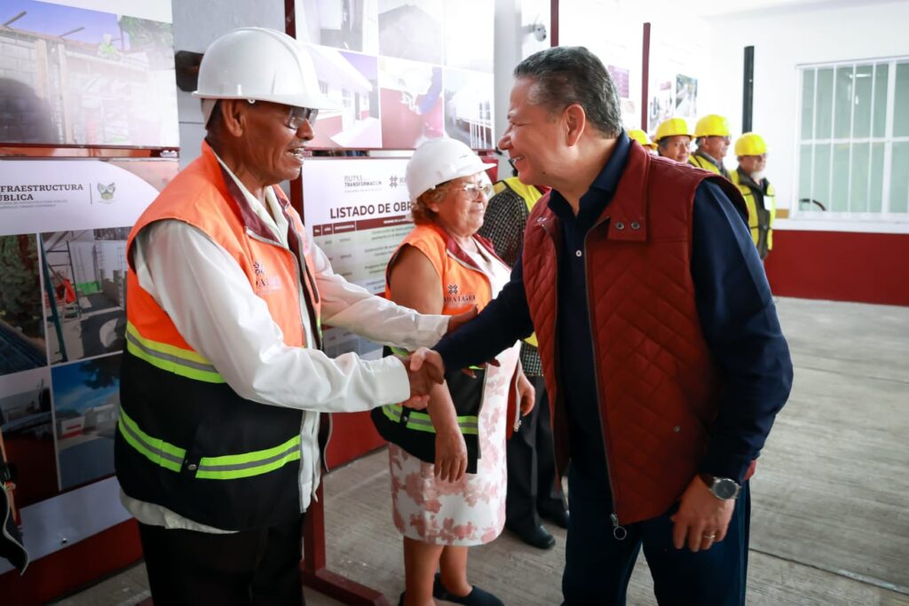 Julio Menchaca destina más de 57 mdp para obras públicas en Almoloya
